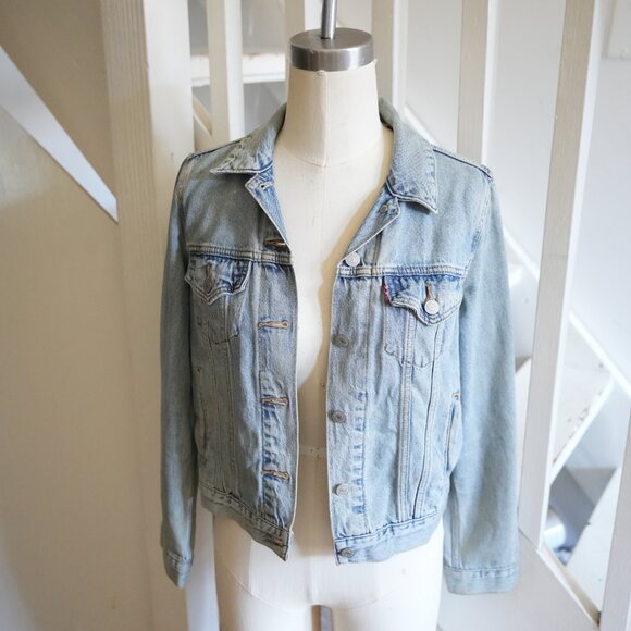 Levi’s Premium Trucker Denim Jacket • Size Small • Light Wash - Picture 2 of 5